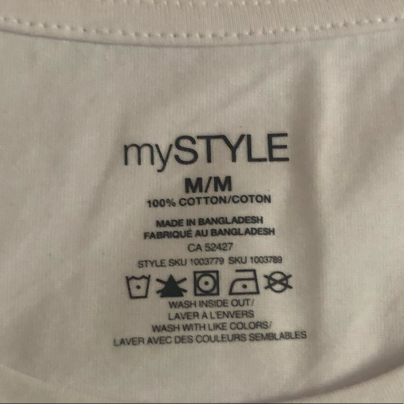 💛NWT “Rocking The Mom Life” Graphic Tee - Picture 3 of 3